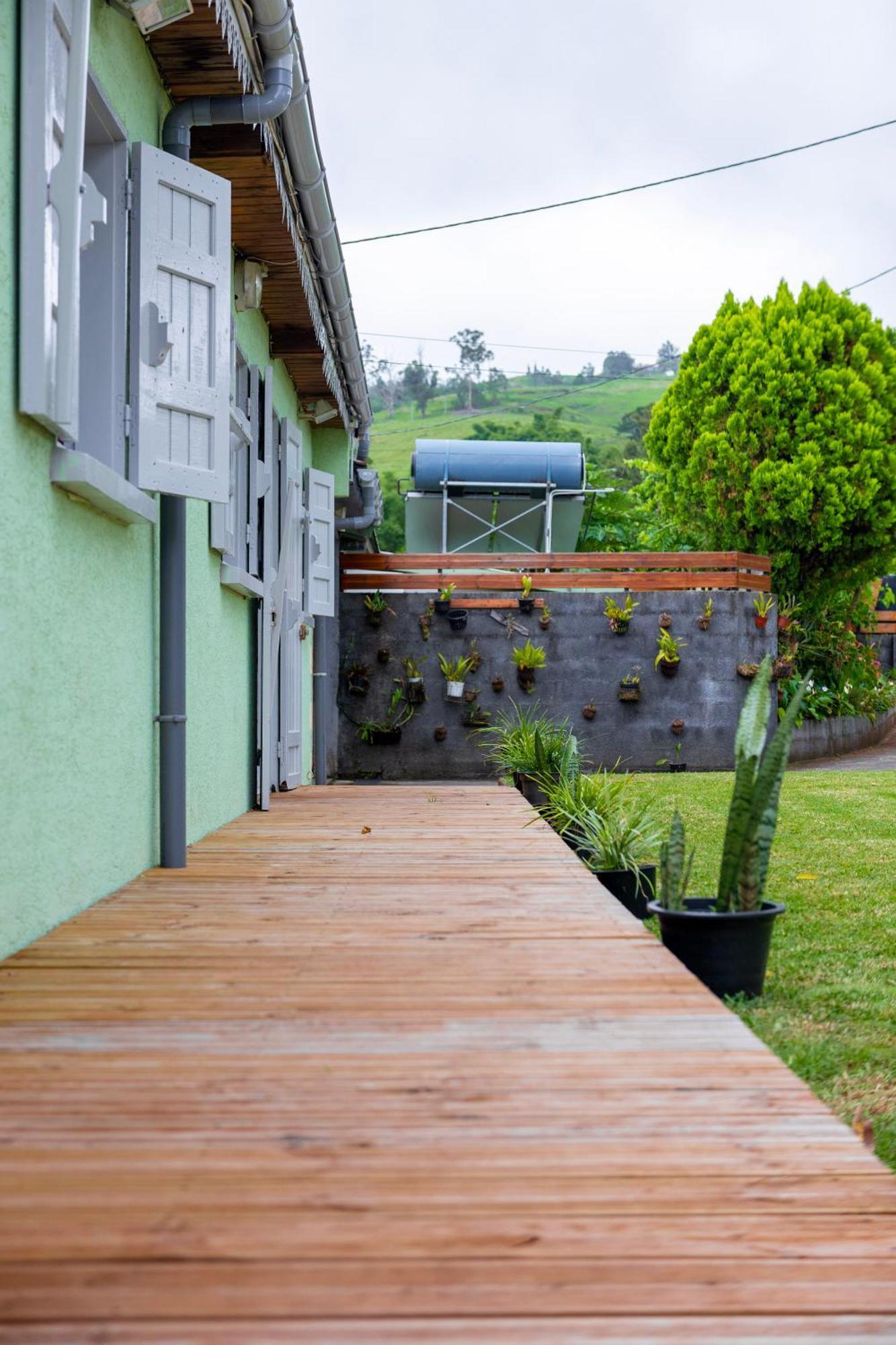 Le Muguet Sauvage Villa Le Tampon Exterior photo